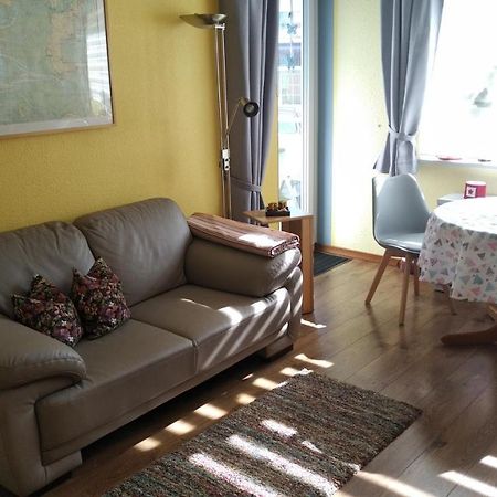 Haus Tertius - Strand- Und Hafennahe Ruhige Ferienwohnung บือซุม ภายนอก รูปภาพ