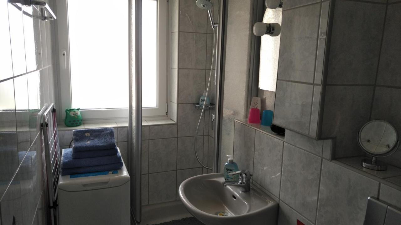 Haus Tertius - Strand- Und Hafennahe Ruhige Ferienwohnung บือซุม ภายนอก รูปภาพ