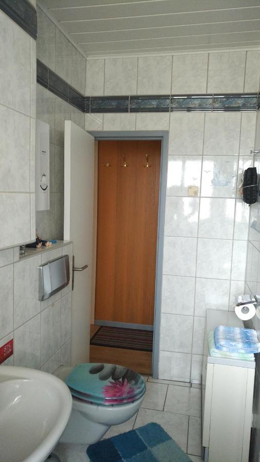 Haus Tertius - Strand- Und Hafennahe Ruhige Ferienwohnung บือซุม ภายนอก รูปภาพ