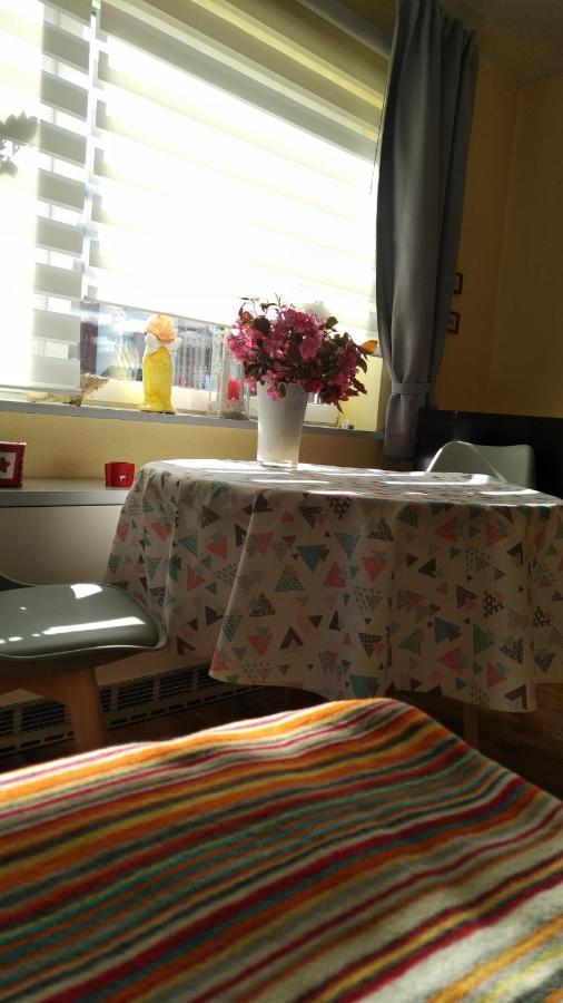 Haus Tertius - Strand- Und Hafennahe Ruhige Ferienwohnung บือซุม ภายนอก รูปภาพ