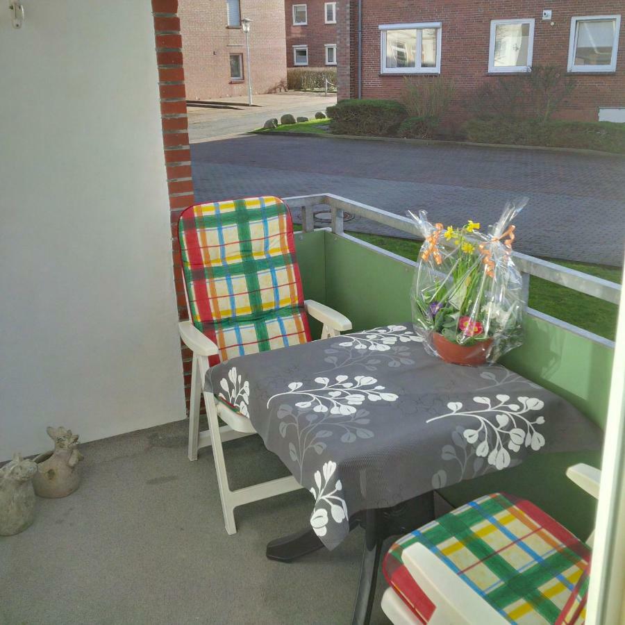 Haus Tertius - Strand- Und Hafennahe Ruhige Ferienwohnung บือซุม ภายนอก รูปภาพ